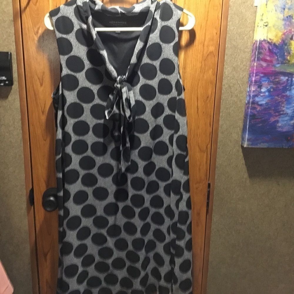 NWOT. Connected Apparel Black & White Dress Sz 8